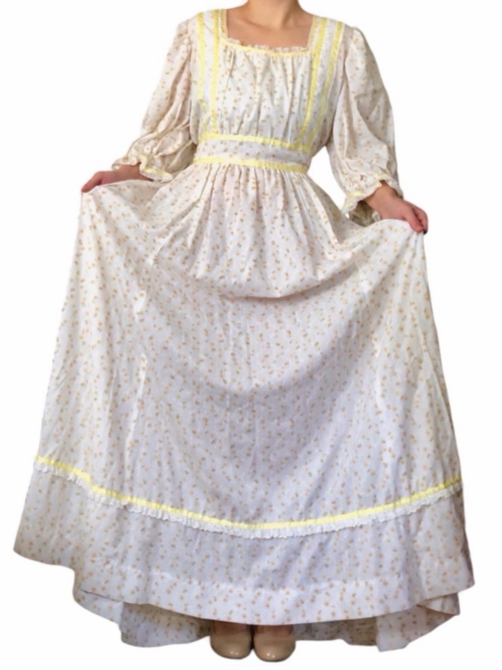 Vintage Cream Floral Maxi Dress with Yellow Trim and Square Neck - very DÔEN!